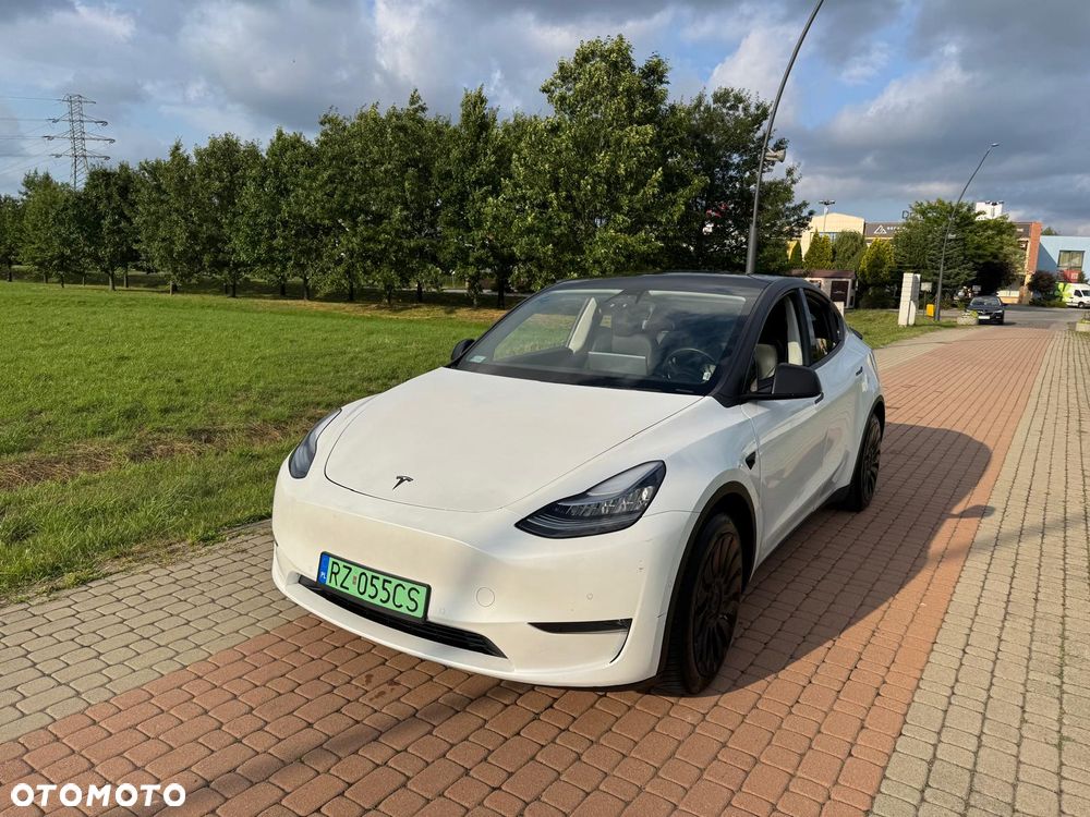 Tesla Model Y - 9