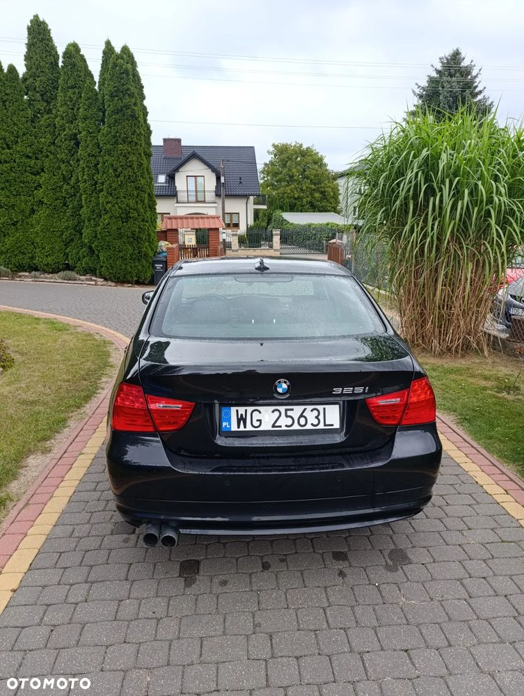 BMW Seria 3 325i - 4