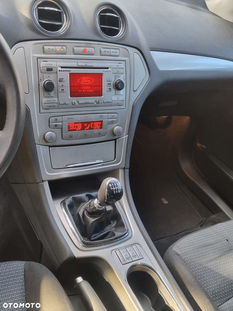 Ford Mondeo - 8