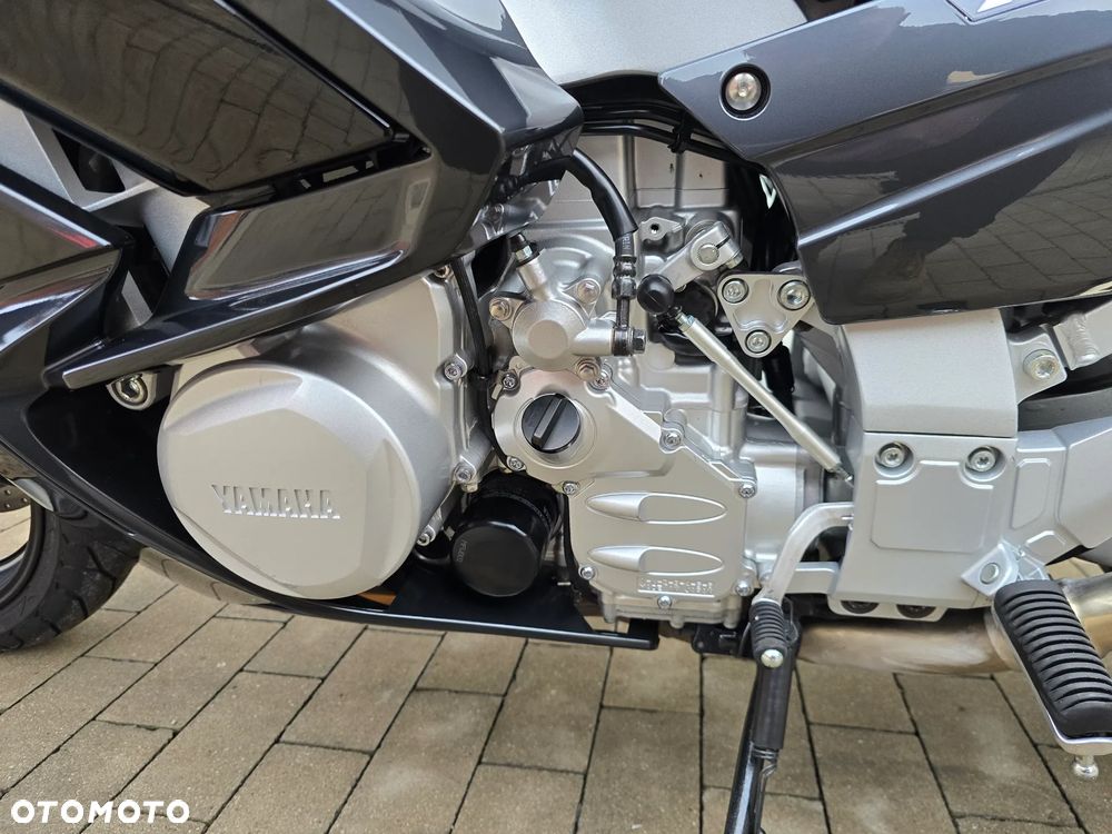 Yamaha FJR - 15