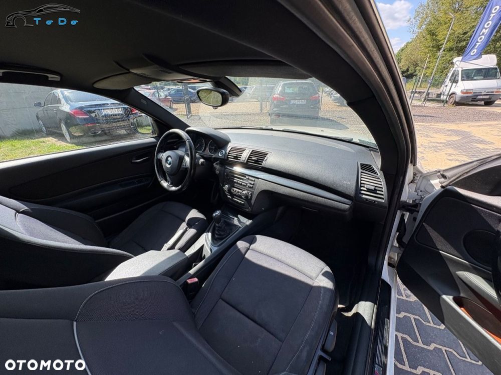 BMW Seria 1 118d - 24
