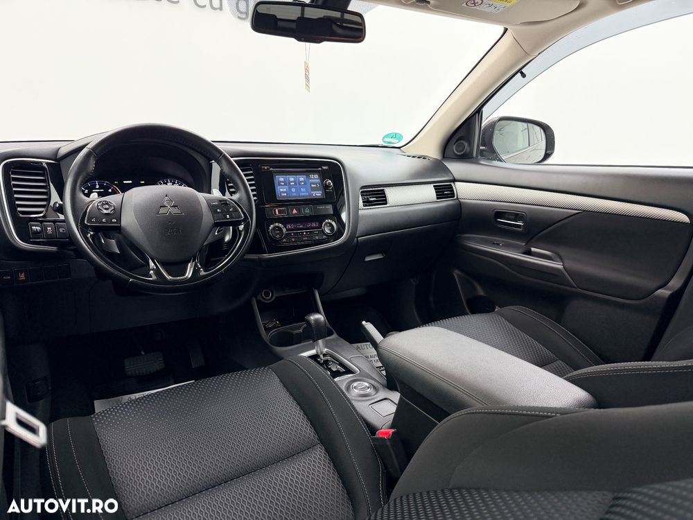 Mitsubishi Outlander 2.2 DI-D 4WD Automatik Intense - 20