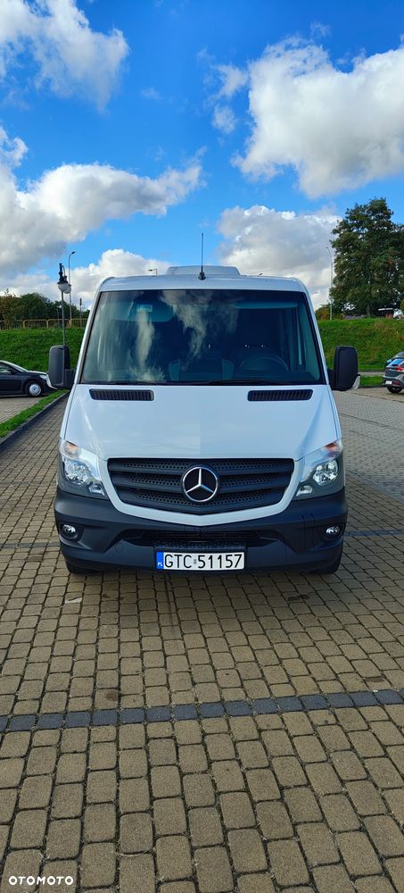 Mercedes-Benz Sprinter - 2