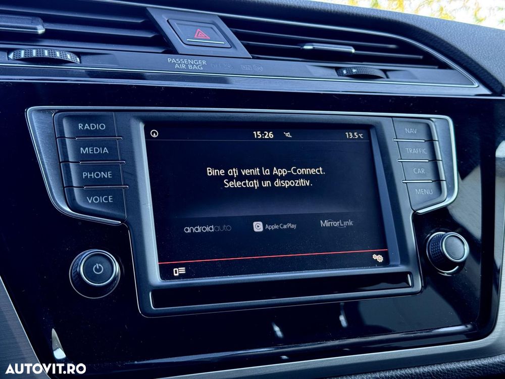 Volkswagen Touran - 16