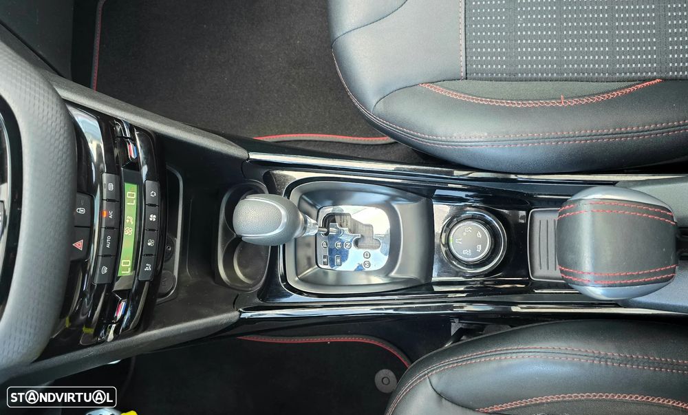 Peugeot 2008 PureTech 110 Stop&Start EAT6 GT-Line Edition - 13
