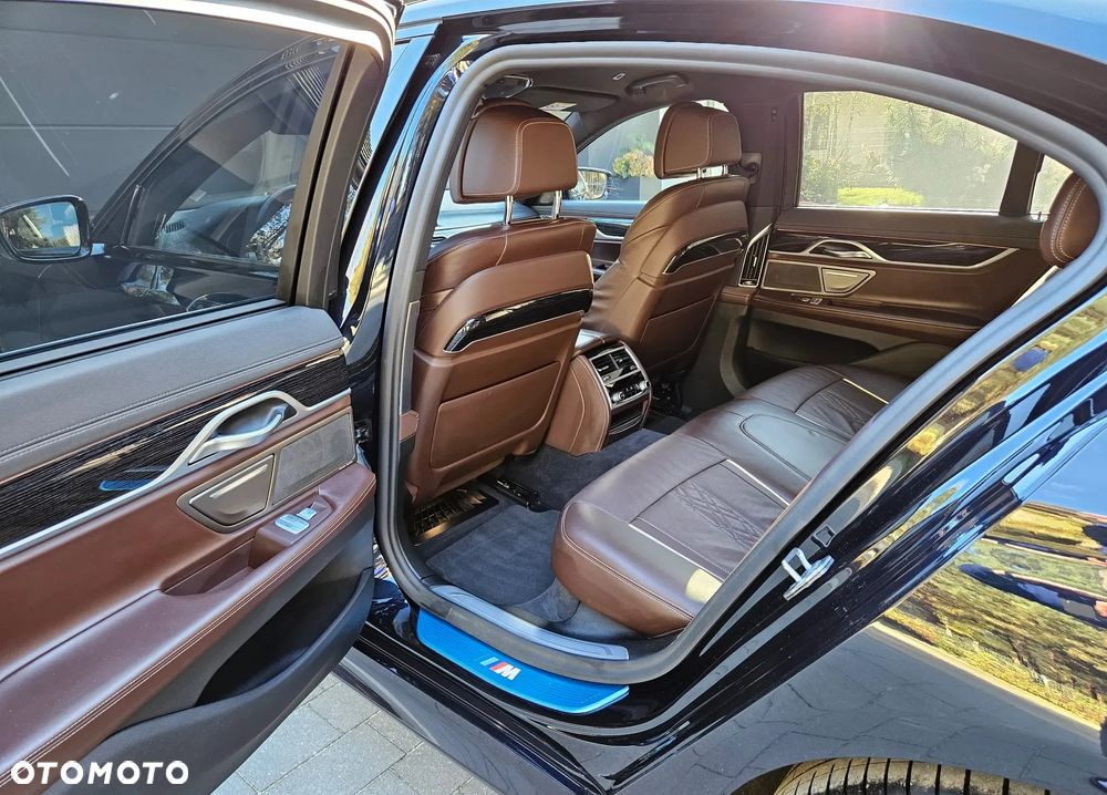 BMW Seria 7 - 11