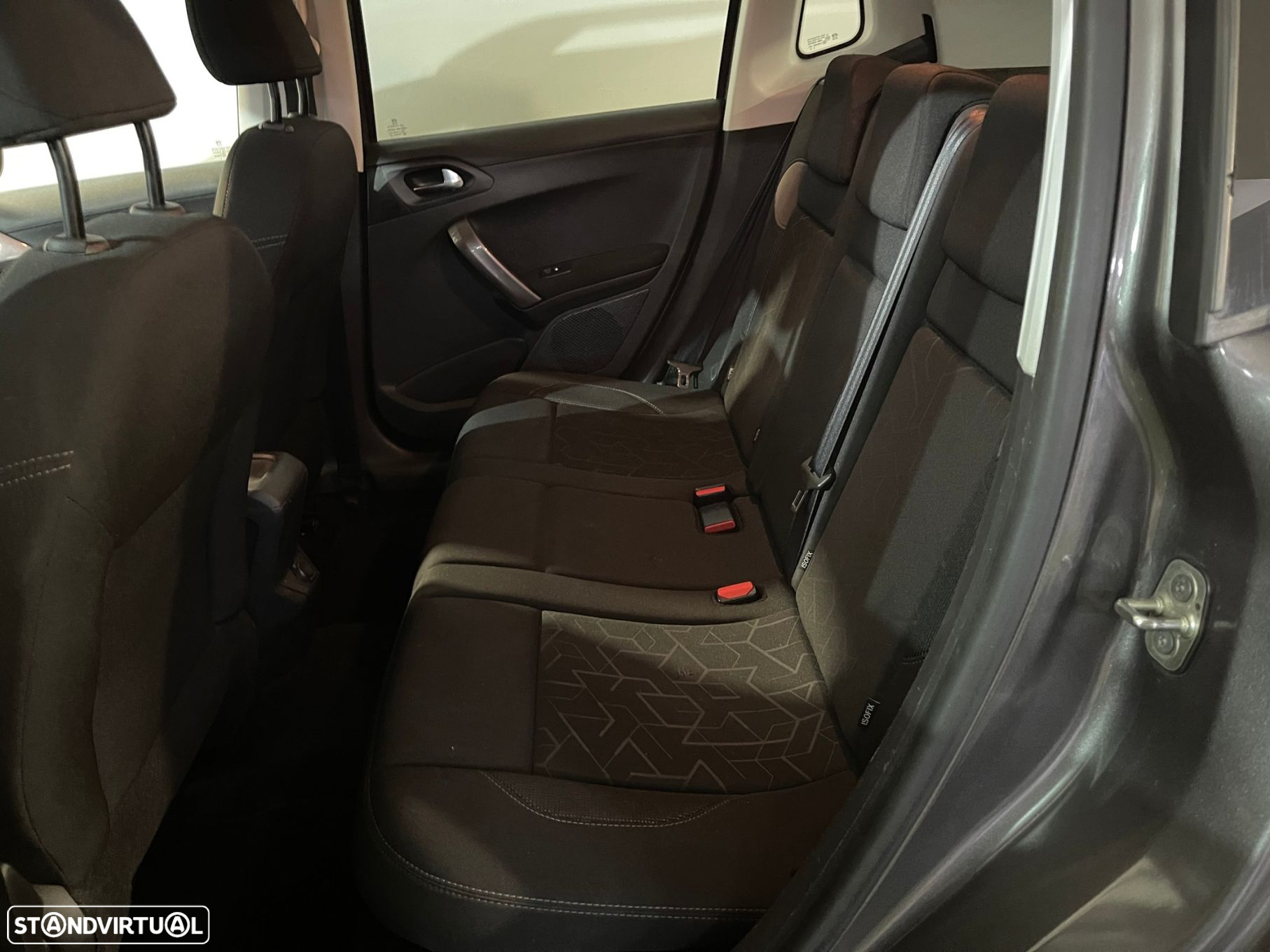 Peugeot 2008 1.6 BlueHDi Style - 12