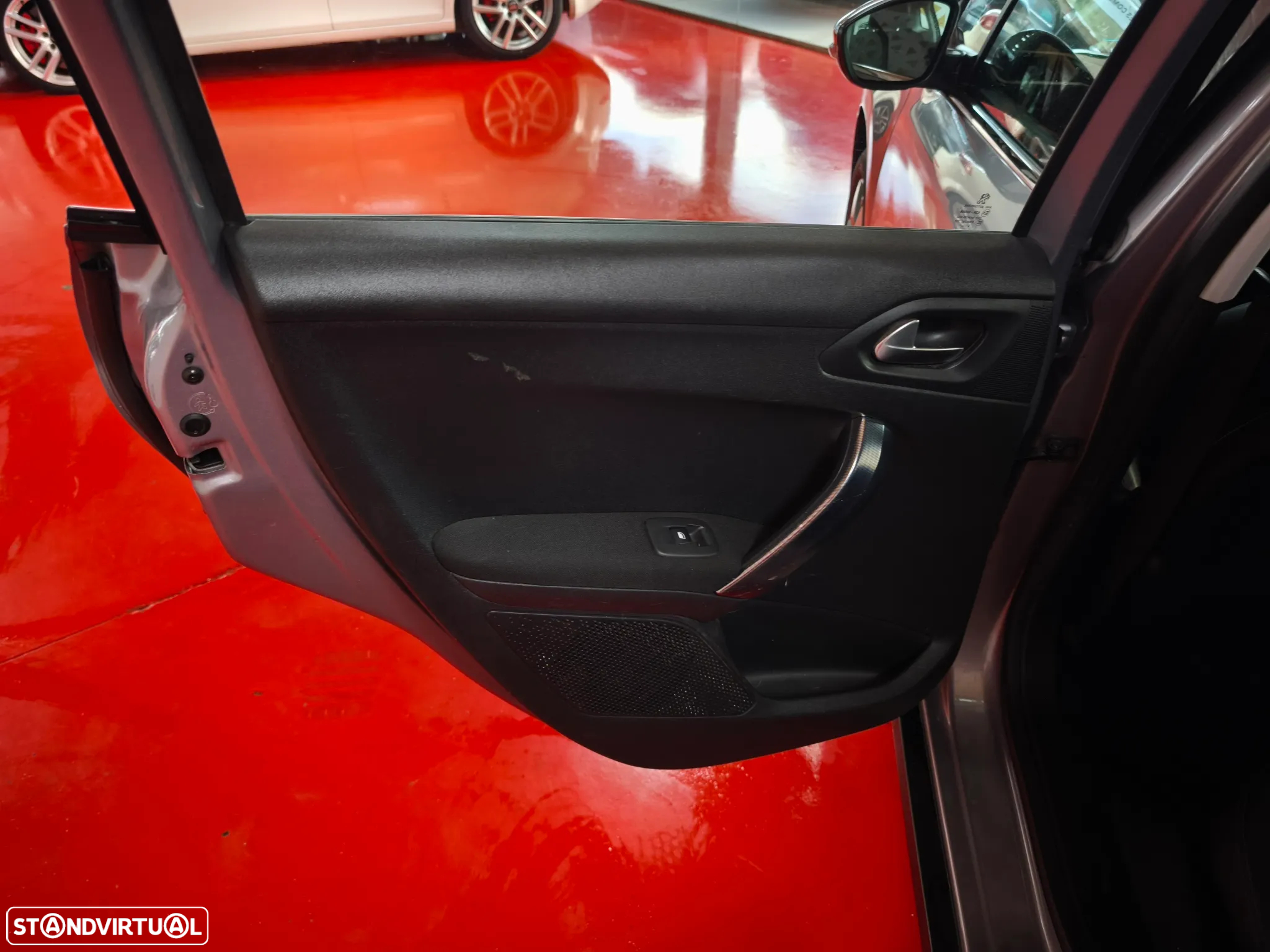 Peugeot 2008 1.6 e-HDi Active - 26