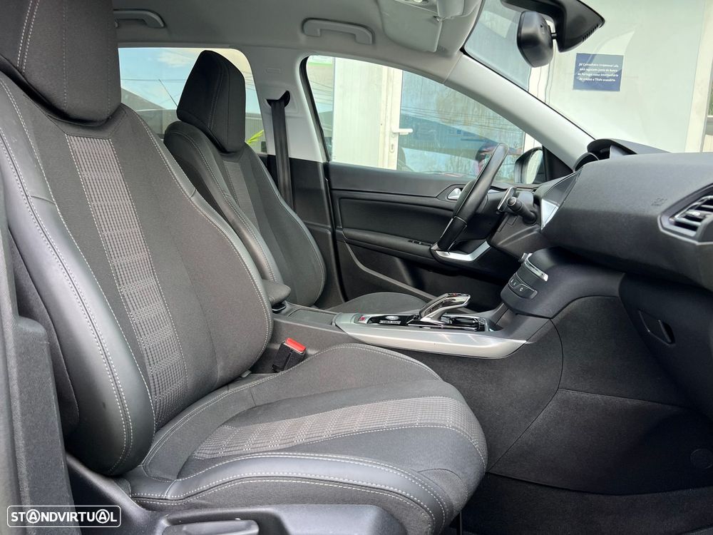 Peugeot 308 1.2 PureTech Allure Full LED EAT8 - 9