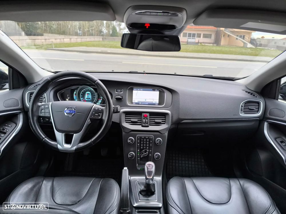 Volvo V40 D2 Momentum - 37