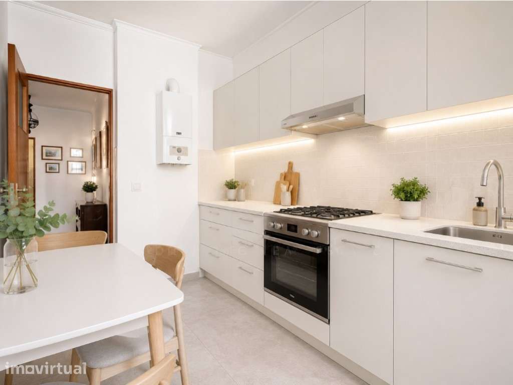 EXcelente apartamento T1 +1 com a área total 80 m2, vista rio em Al... - Grande imagem: 2/14