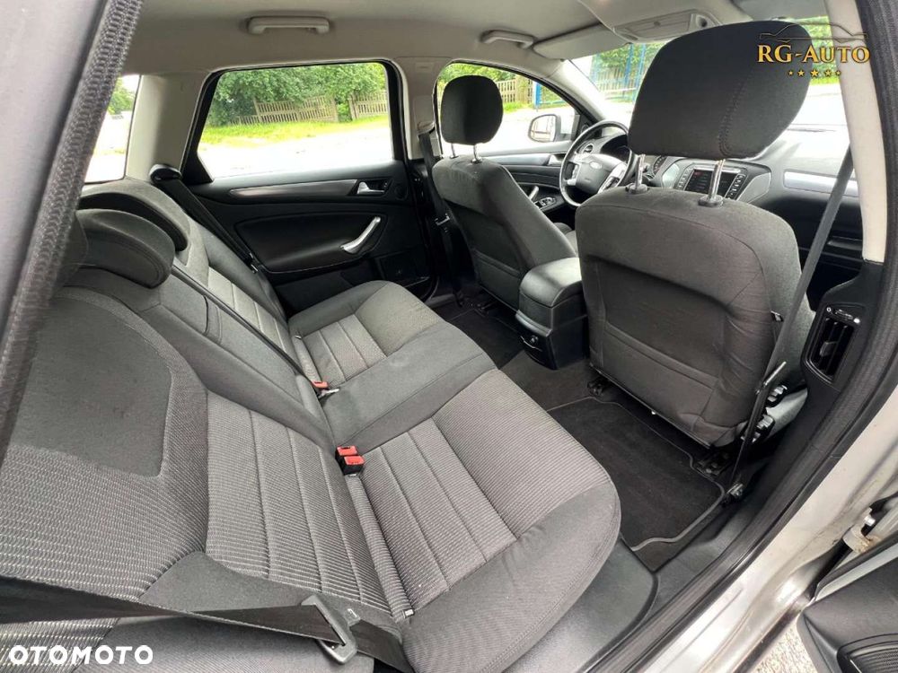 Ford Mondeo - 34