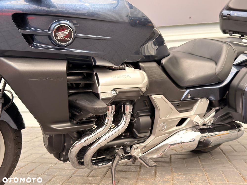 Honda CTX - 13