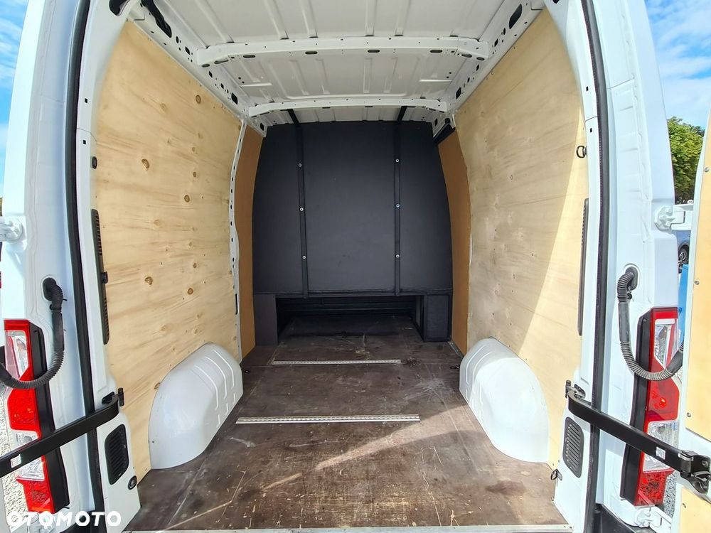 Nissan Interstar - 25