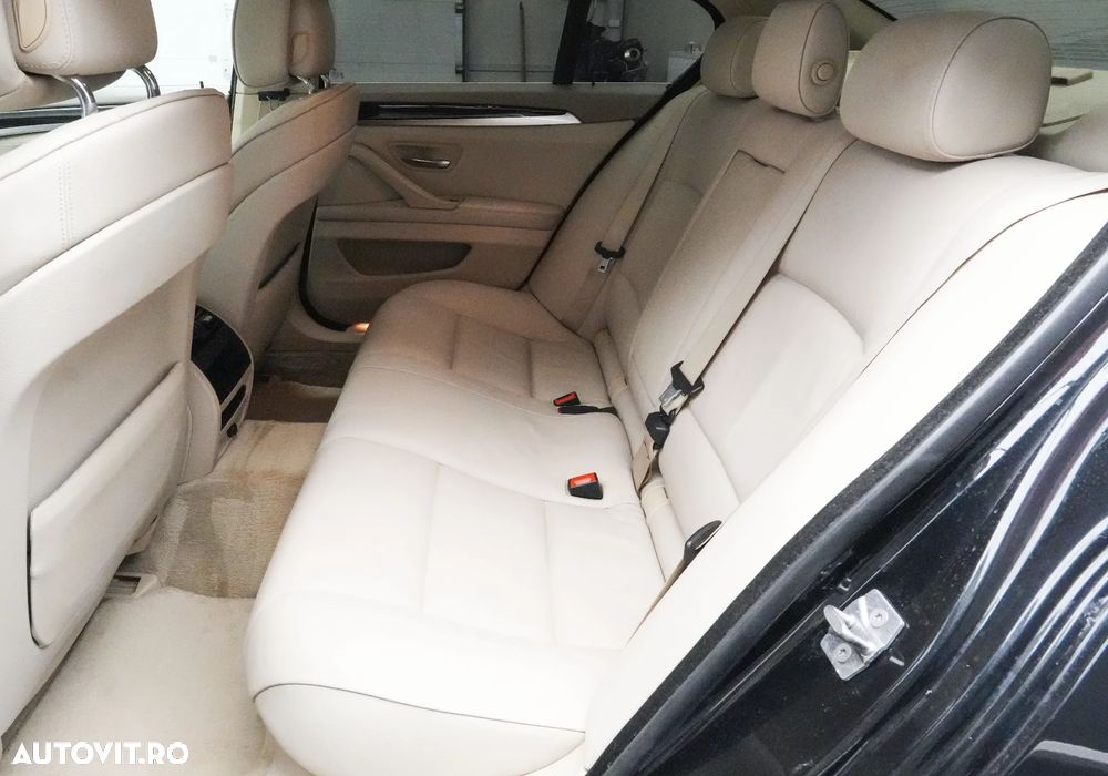 BMW Seria 5 520d xDrive - 15