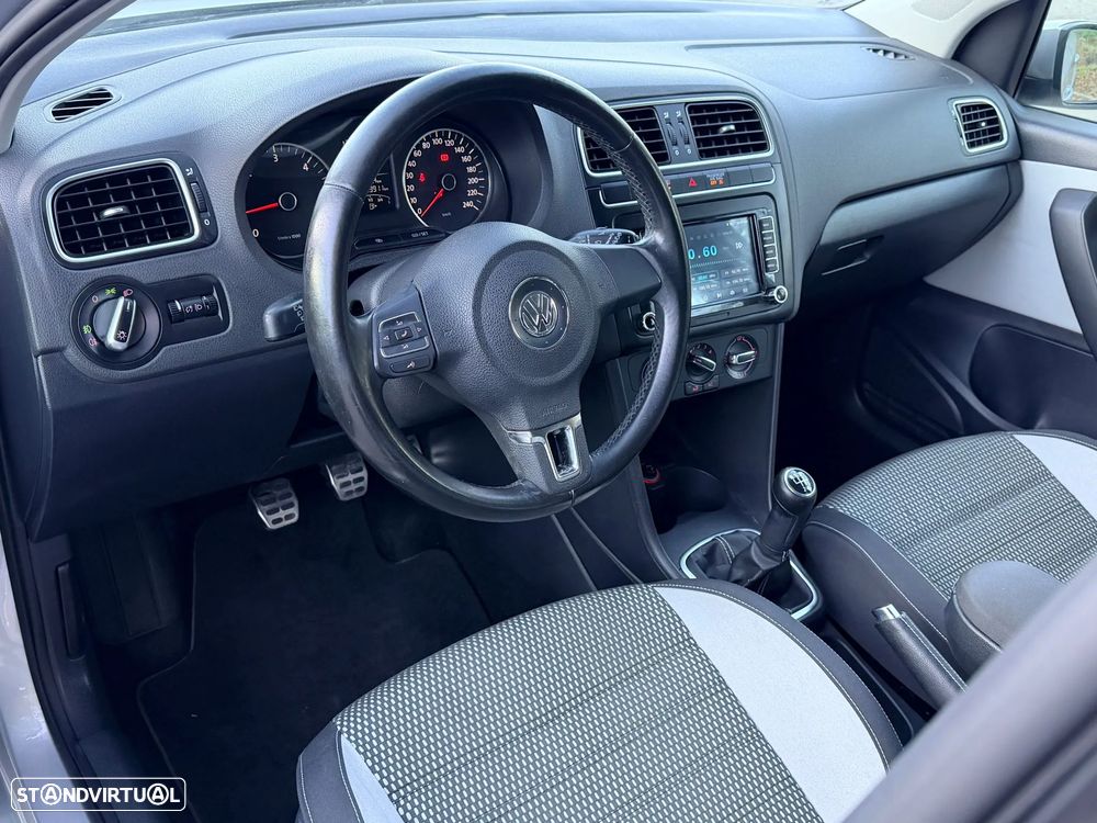 VW Polo 1.6 TDI Confortline BlueMotion - 8