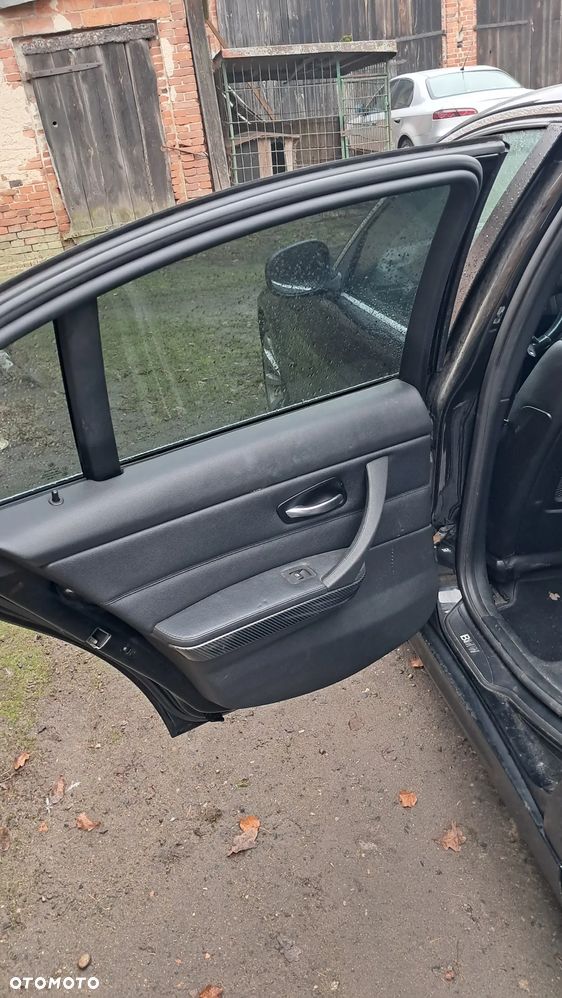 BMW Seria 3 320d DPF Efficient Dynamics Edition - 12