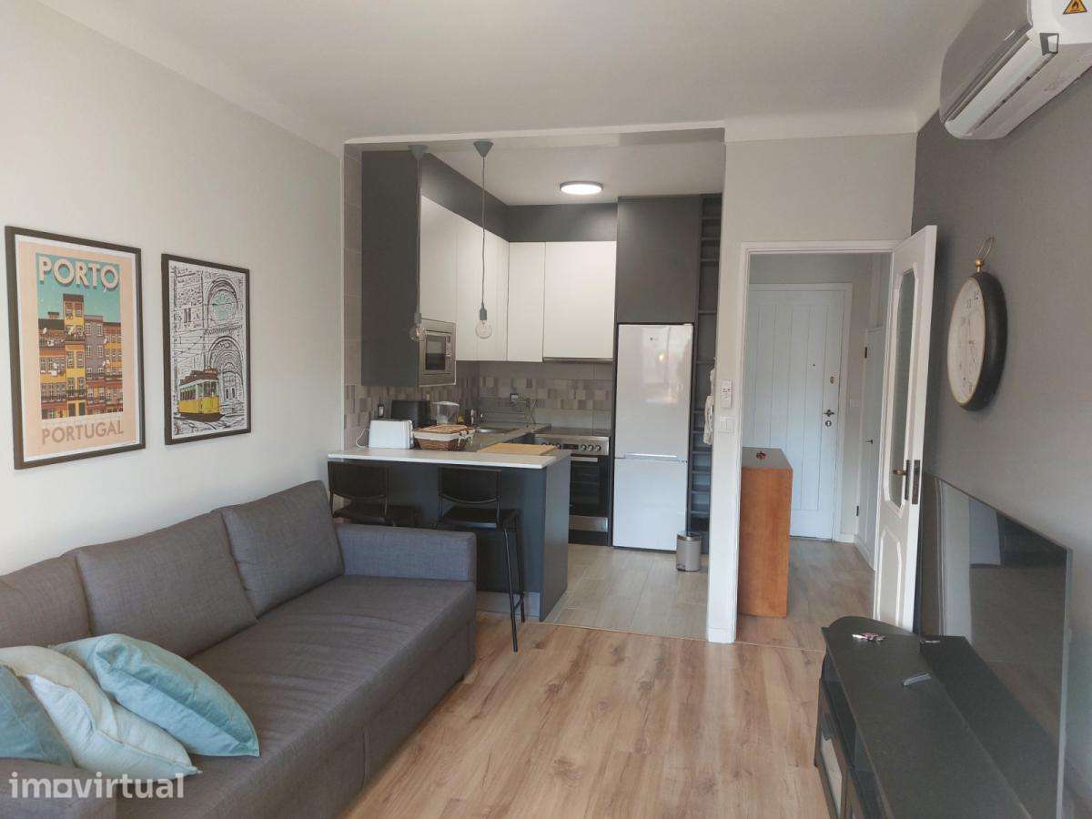 Apartamento com 1 quartos - localizado em Santo Ildefonso Porto - Grande imagem: 2/18
