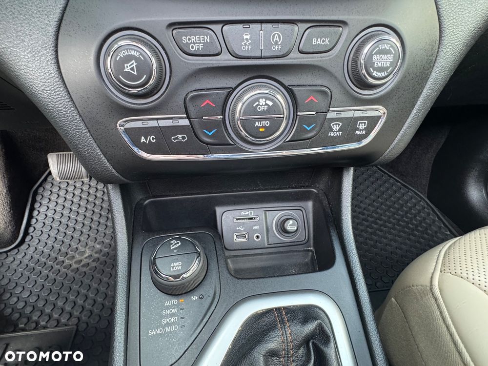 Jeep Cherokee 2.2 MJD Active Drive II Limited - 38