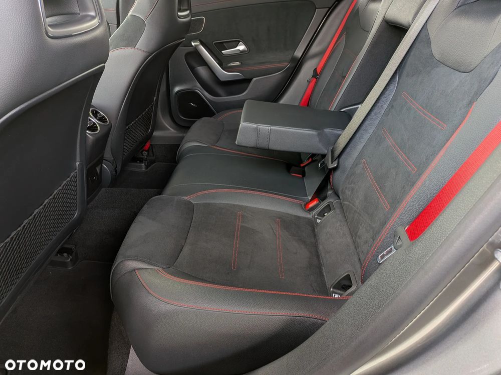 Mercedes-Benz CLA AMG 45 S 4-Matic+ 8G-DCT - 31