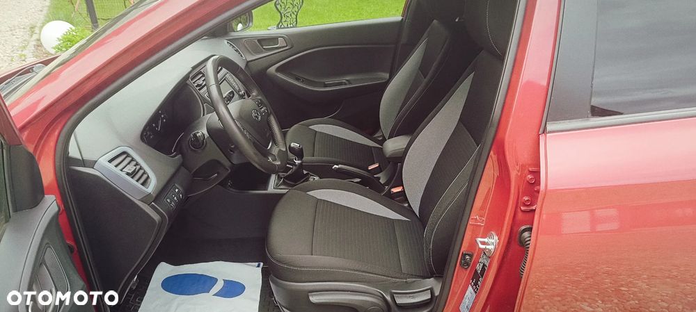 Hyundai i20 blue 1.2 YES Gold - 12