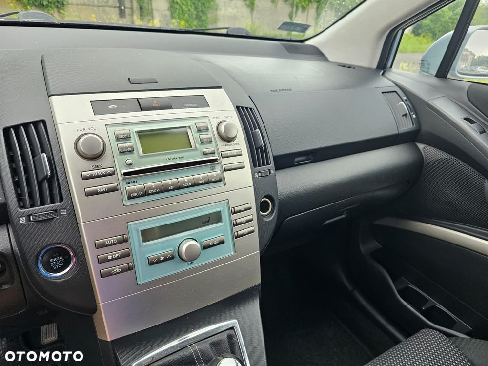 Toyota Corolla Verso 2.2 D-CAT DPF Executive - 11