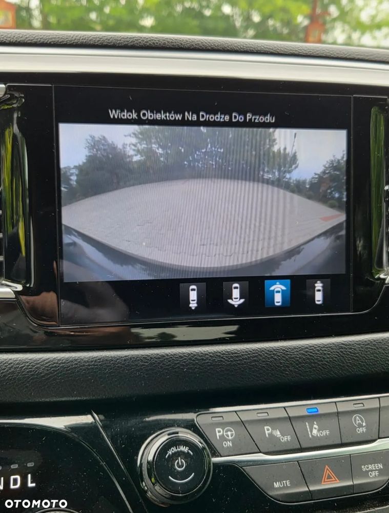 Chrysler Pacifica - 10