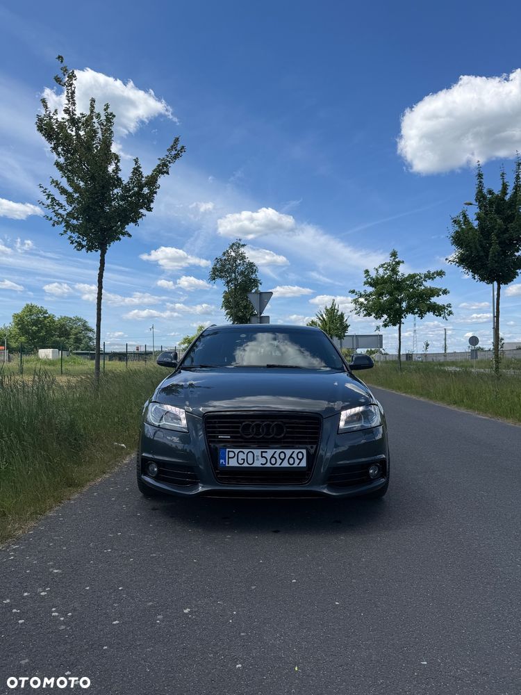 Audi A3 Sportback 2.0 TDI DPF quattro S line Sportpaket plus - 4