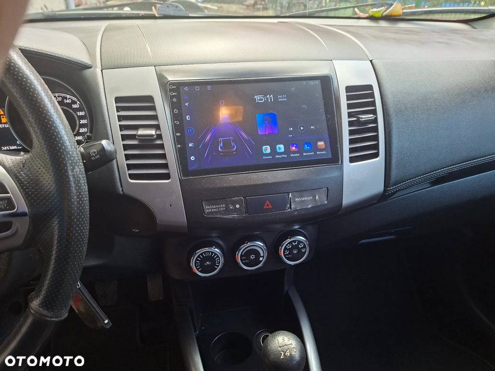 Mitsubishi Outlander 2010 photo 4