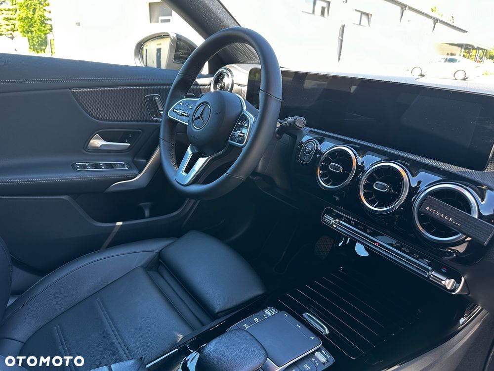 Mercedes-Benz CLA 200 7G-DCT Edition 2021 - 18