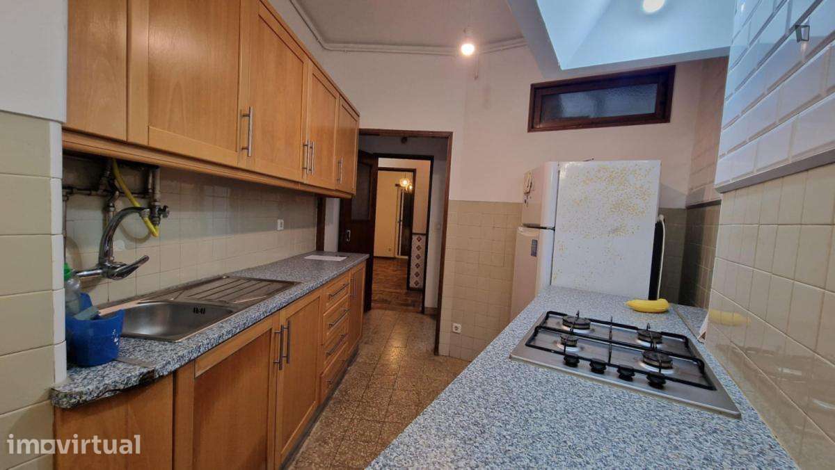 Quarto - localizado em Olivais Coimbra - Grande imagem: 5/11