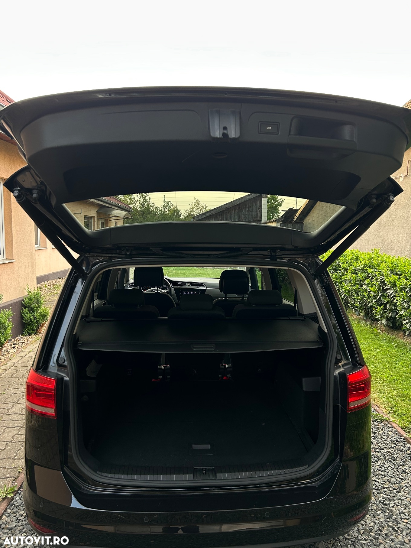Volkswagen Touran 1.5 TSI DSG Comfortline - 9