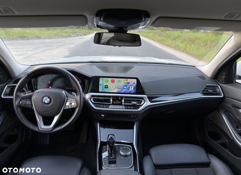 BMW Seria 3 320d MHEV Sport Line - 32