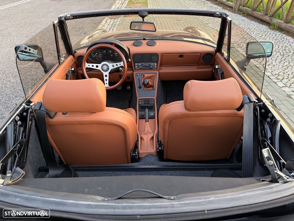 Alfa Romeo Spider 1.6 - 22