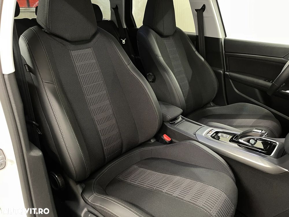 Peugeot 308 1.2 L PureTech Turbo S&S EAT8 Allure Pack - 10