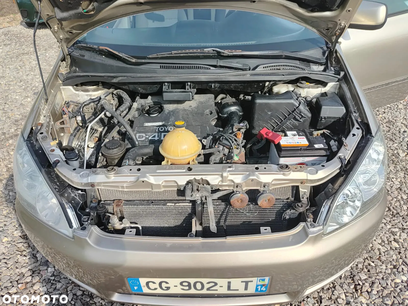 Toyota Avensis Verso D-4D - 4