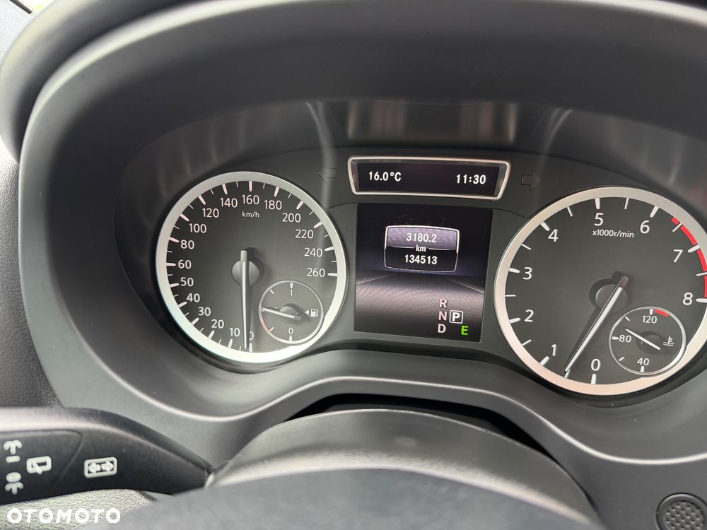 Infiniti Q30 2.0t DCT AWD Sport City Black - 35