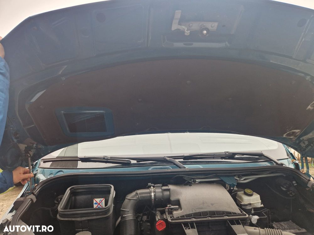 Mercedes-Benz Sprinter - 20