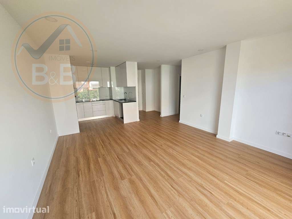 Apartamento T2 com Grande Varanda e lugar de Garagem - Varanda da V... - Grande imagem: 3/25