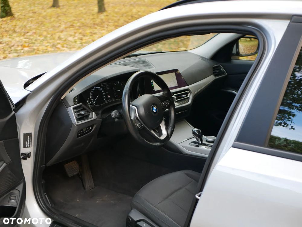 BMW Seria 3 - 38