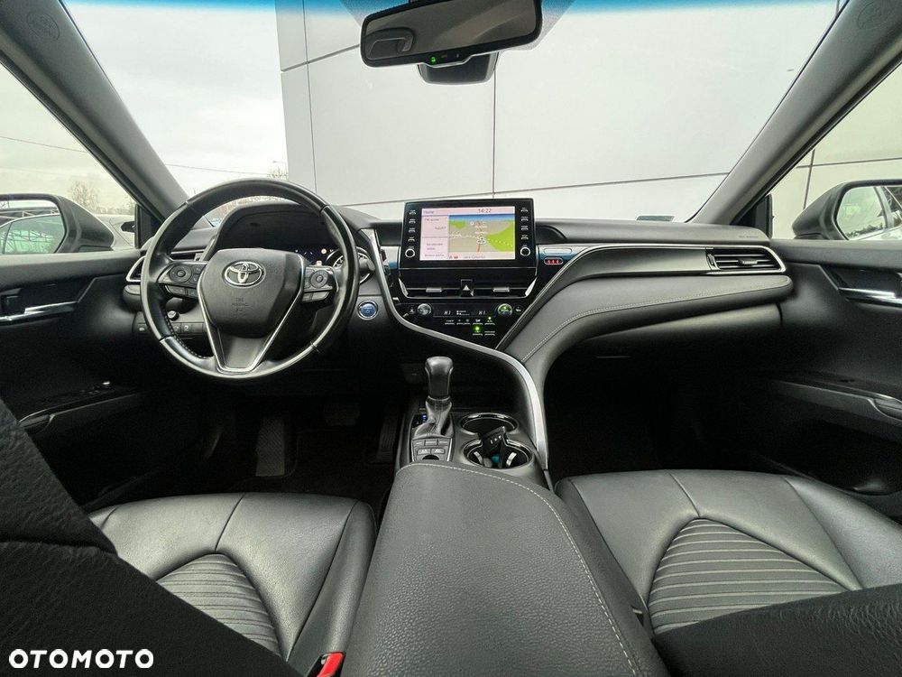 Toyota Camry - 18