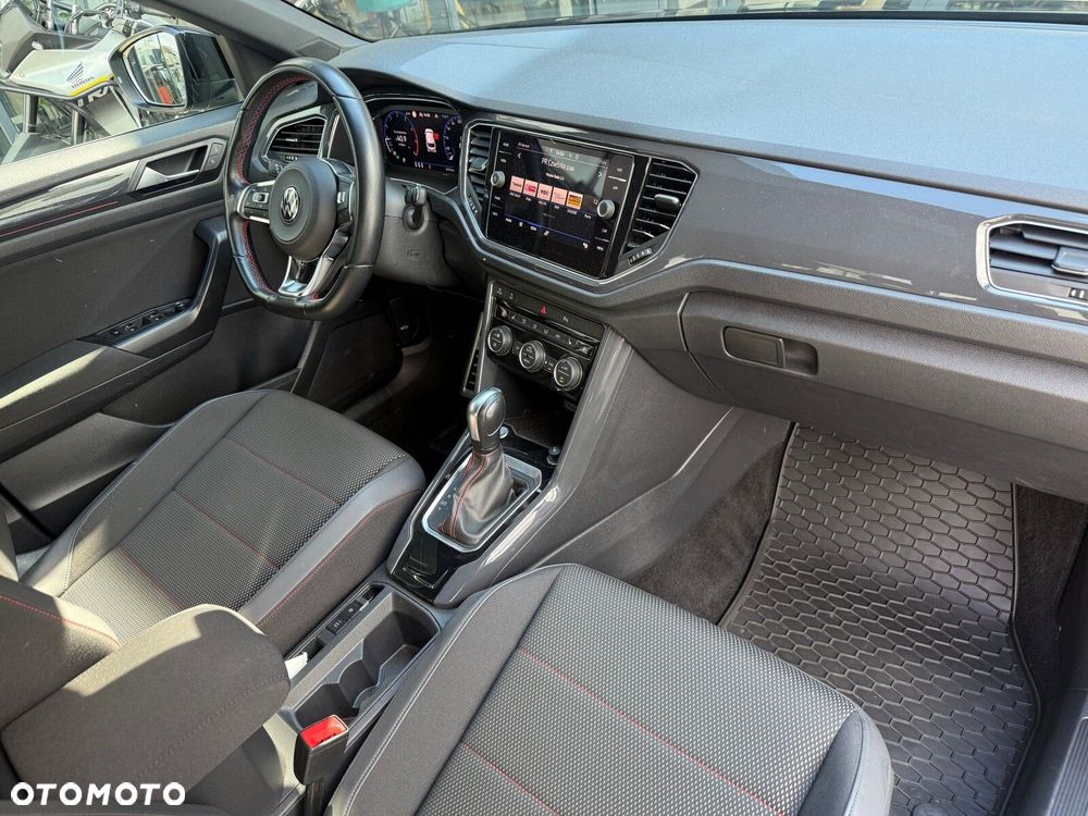Volkswagen T-Roc - 17