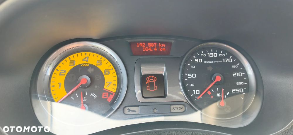 Renault Clio 2.0 16V Sport Euro5 - 6