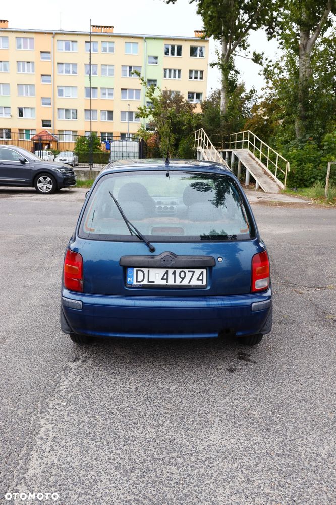 Nissan Micra 1.0 L - 2