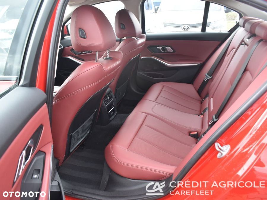 BMW Seria 3 330i xDrive Sport Line - 12