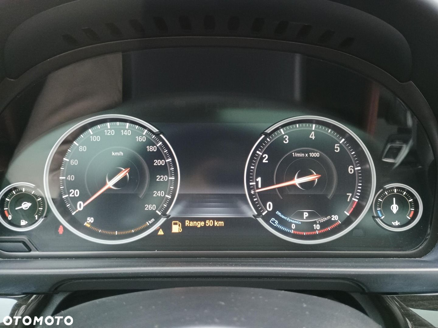 BMW Seria 5 550i xDrive - 22