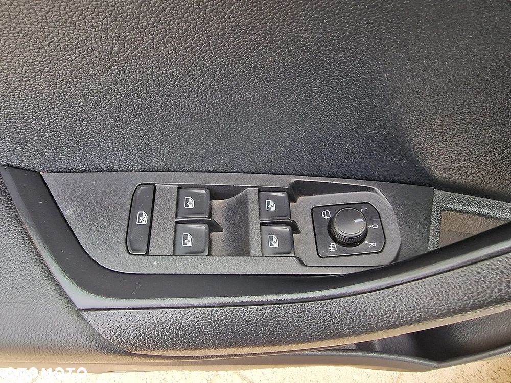 Skoda Karoq 1.6 TDI SCR Active - 12