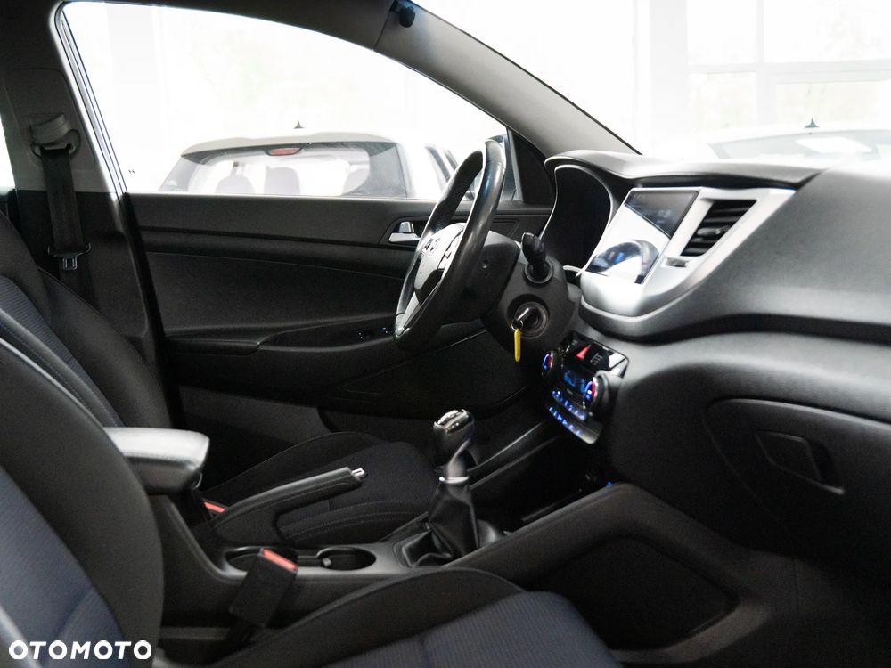 Hyundai Tucson 1.6 GDI BlueDrive Comfort 2WD - 30