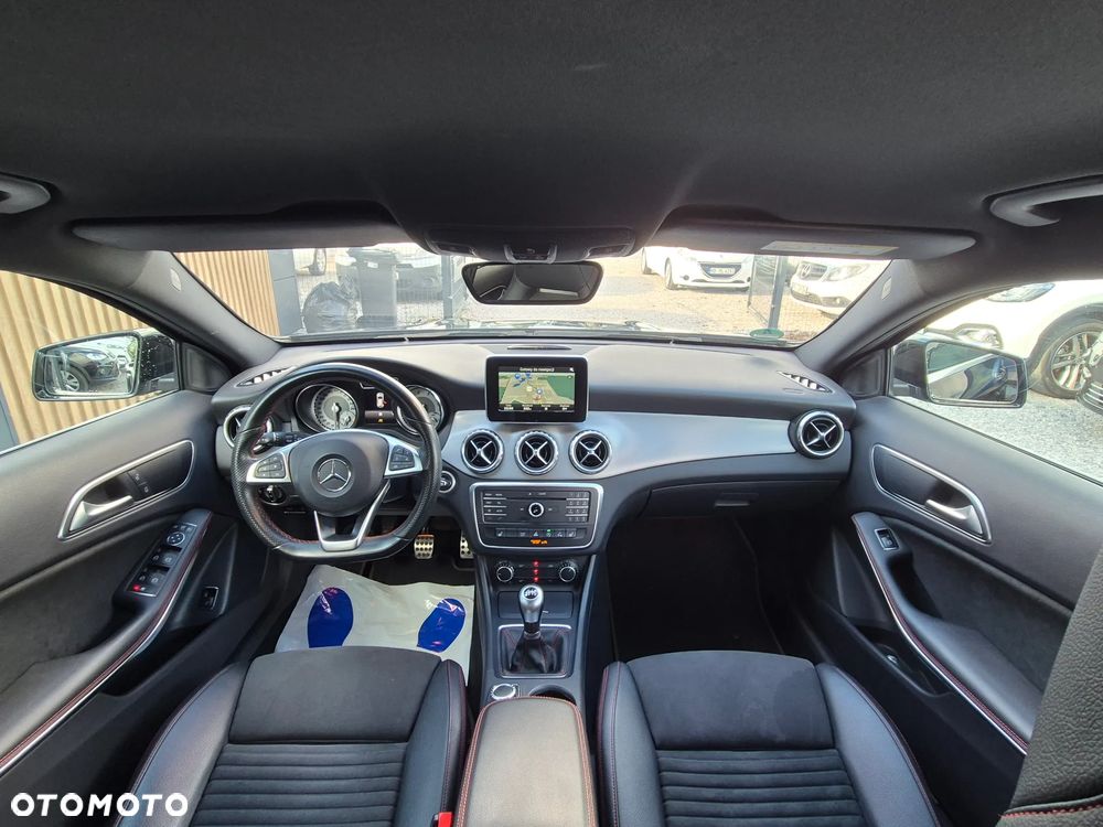 Mercedes-Benz GLA 250 UrbanStyle Edition - 30