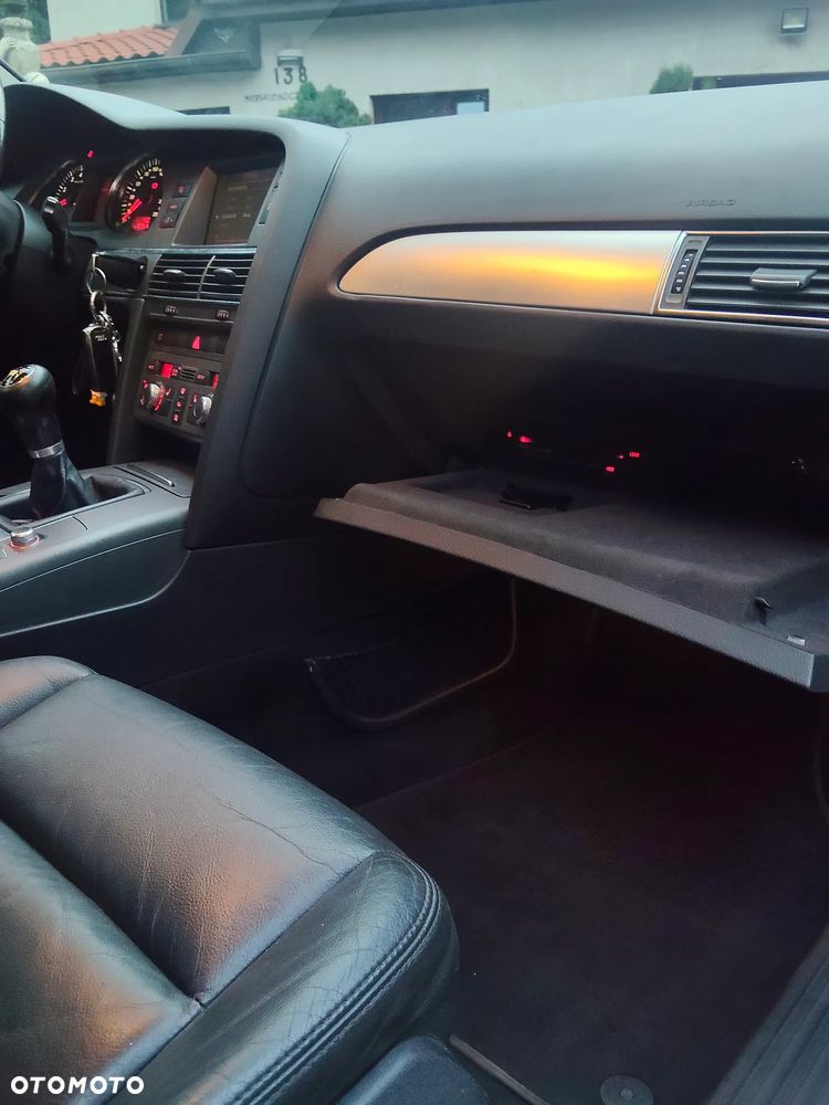 Audi A6 Limousine 2.4 - 31
